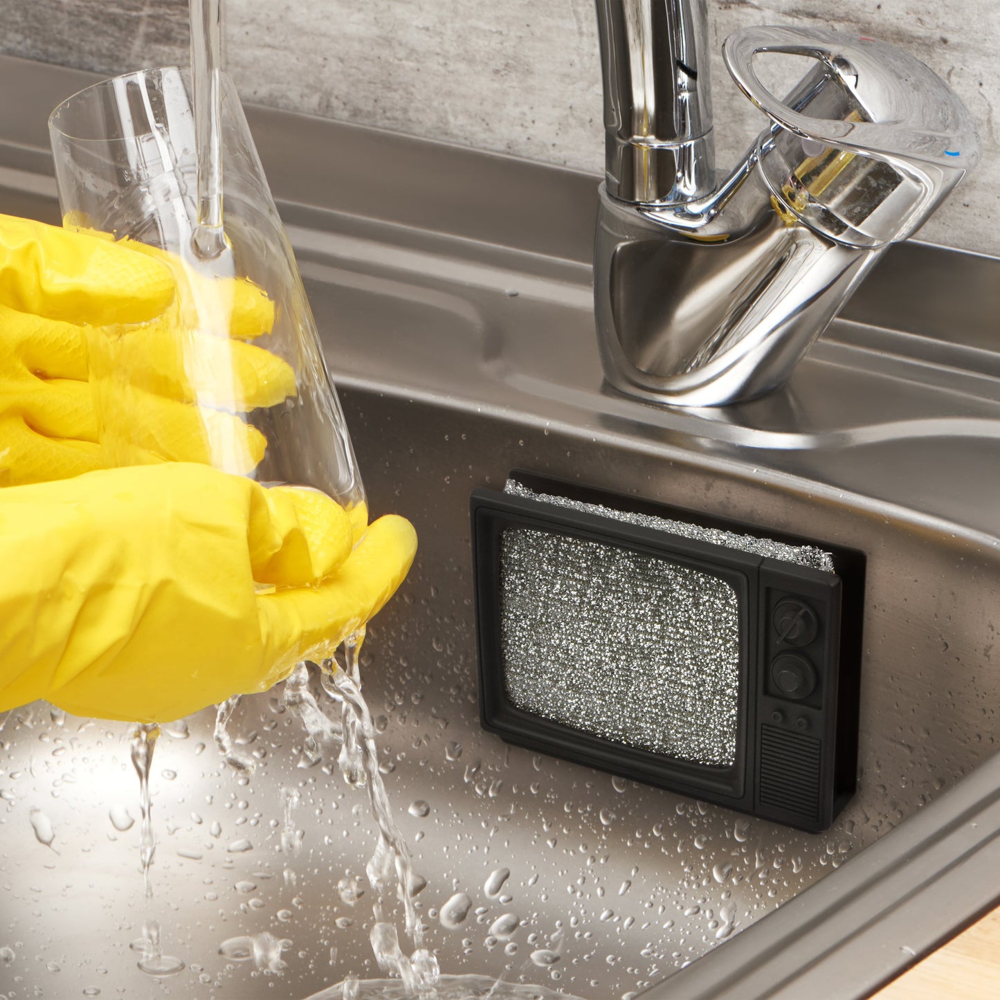 Static Clean TV-Shaped Sponge Caddy